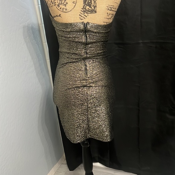 B Smart ruched strapless dress - Picture 3 of 4